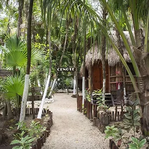 2* Hotel Maya Y Cenote